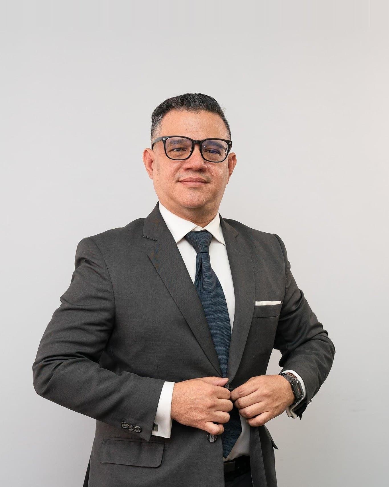 Retrato de Juan Carlos Calderón, Supervisor de Trámites en Antequera